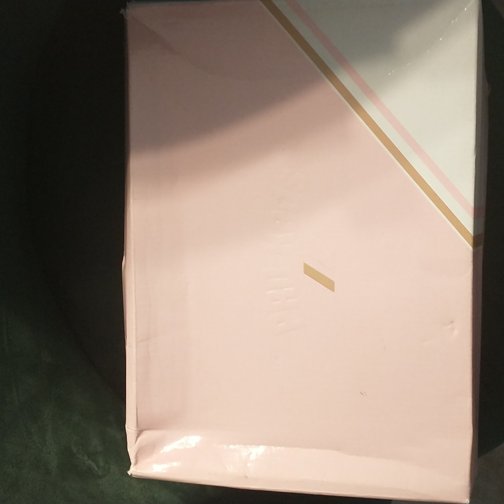 Shoes - Picture 8 of 10